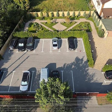 Golden Lion Hotel بوريسبول المظهر الخارجي الصورة