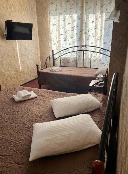 Golden Lion Hotel بوريسبول المظهر الخارجي الصورة